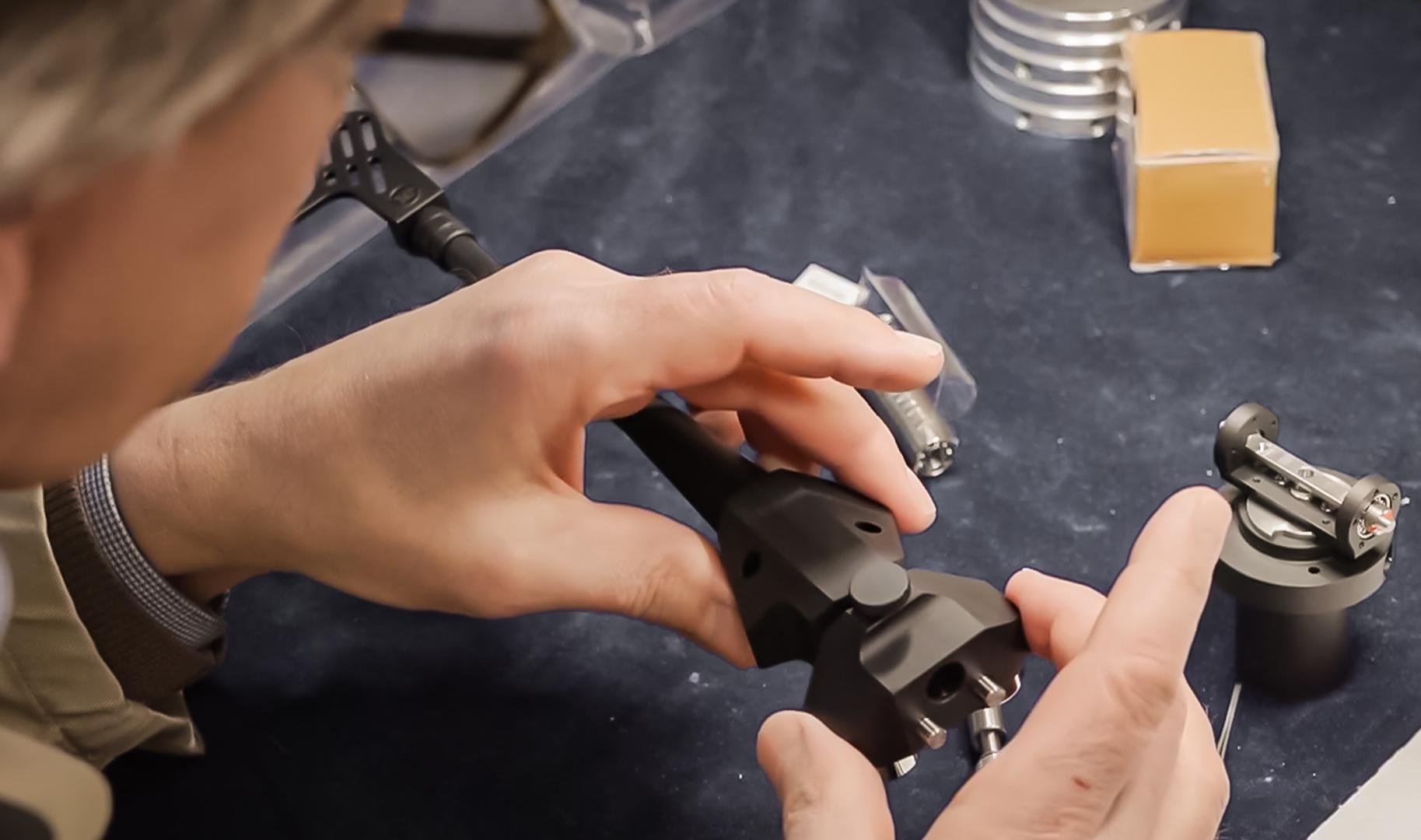 Analoges Hifi Transrotor TRA 9 mit AIR-Verkabelung - News, Bild 