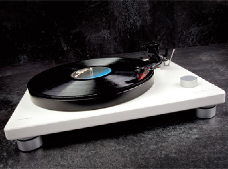 Plattenspieler_Sonoro_Platinum_Signature_1785916028.jpg